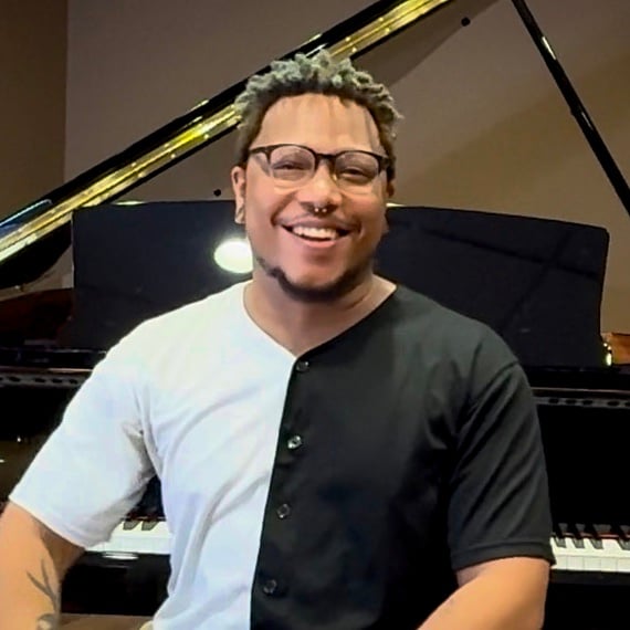 Tyshaun Davis guitar piano teacher